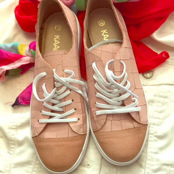 Kaanas sneakers size 10 - Picture 1 of 7